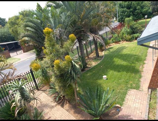 4 BEDROOM HOUSE FOR SALE IN PRETORIA GARDENS